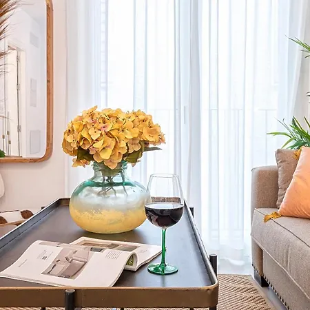 Genteel Campo Del Principe Apartment *